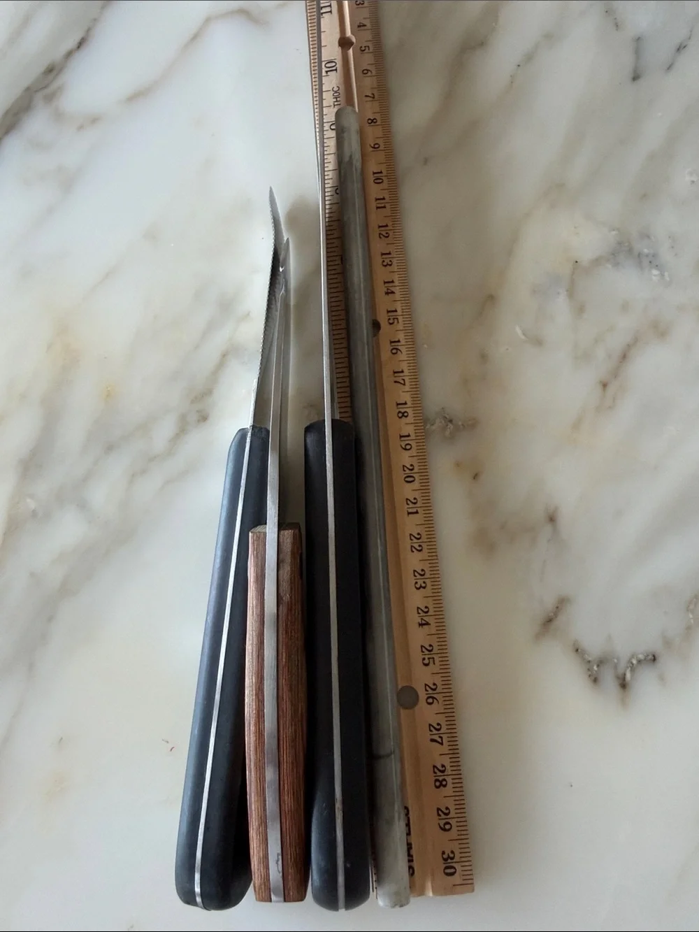 Knives & sharpener